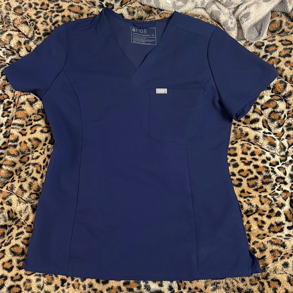 FIGS Navy Slim Catarina one pocket top M